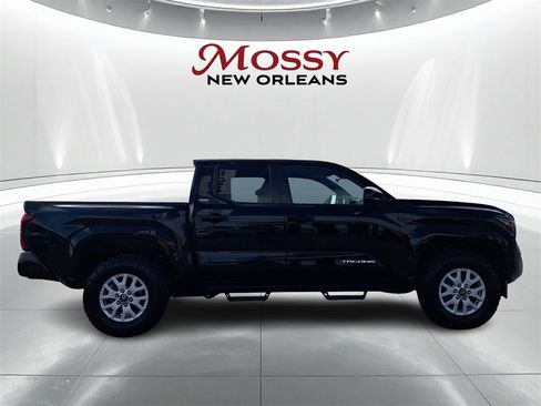 Used 2024 Toyota Tacoma SR5 image 4