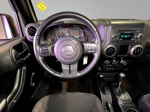 Used 2018 Jeep Wrangler Unlimited Sport w/ Connectivity Group AWD/4WD image 9