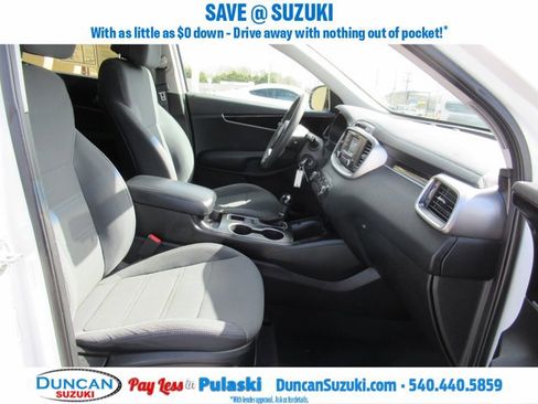 Used 2017 Kia Sorento LX image 14