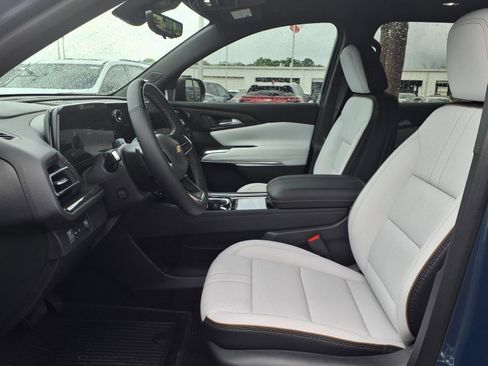 New 2026 Chevrolet Traverse High Country w/ LPO, Floor Liner Package FWD image 13