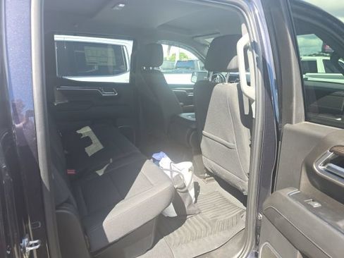 Used 2022 Chevrolet Silverado 1500 LT AWD/4WD image 9