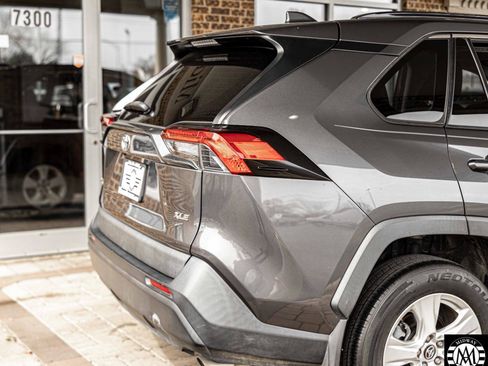 Used 2020 Toyota RAV4 XLE image 25