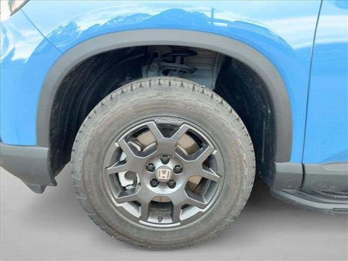 Used 2025 Honda Pilot TrailSport image 27
