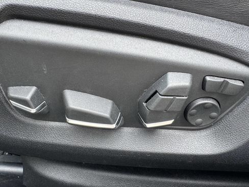 Used 2013 BMW 750Li RWD image 20