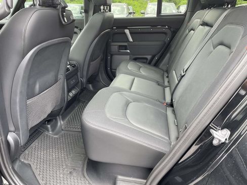Used 2023 Land Rover Defender 110 X-Dynamic SE AWD/4WD image 17