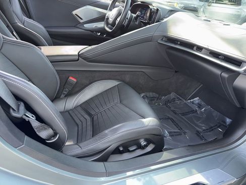 Used 2022 Chevrolet Corvette Stingray Preferred Cpe w/ Z51 Performance Package RWD image 22