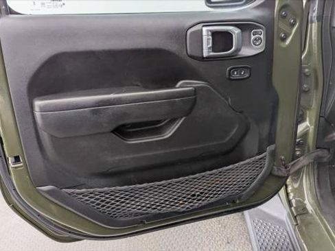 Used 2023 Jeep Gladiator Sport AWD/4WD image 13