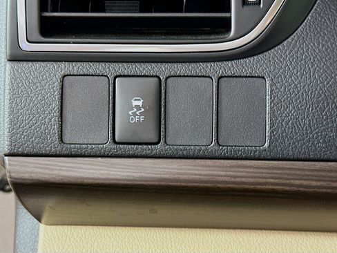 Used 2017 Toyota Camry LE image 16