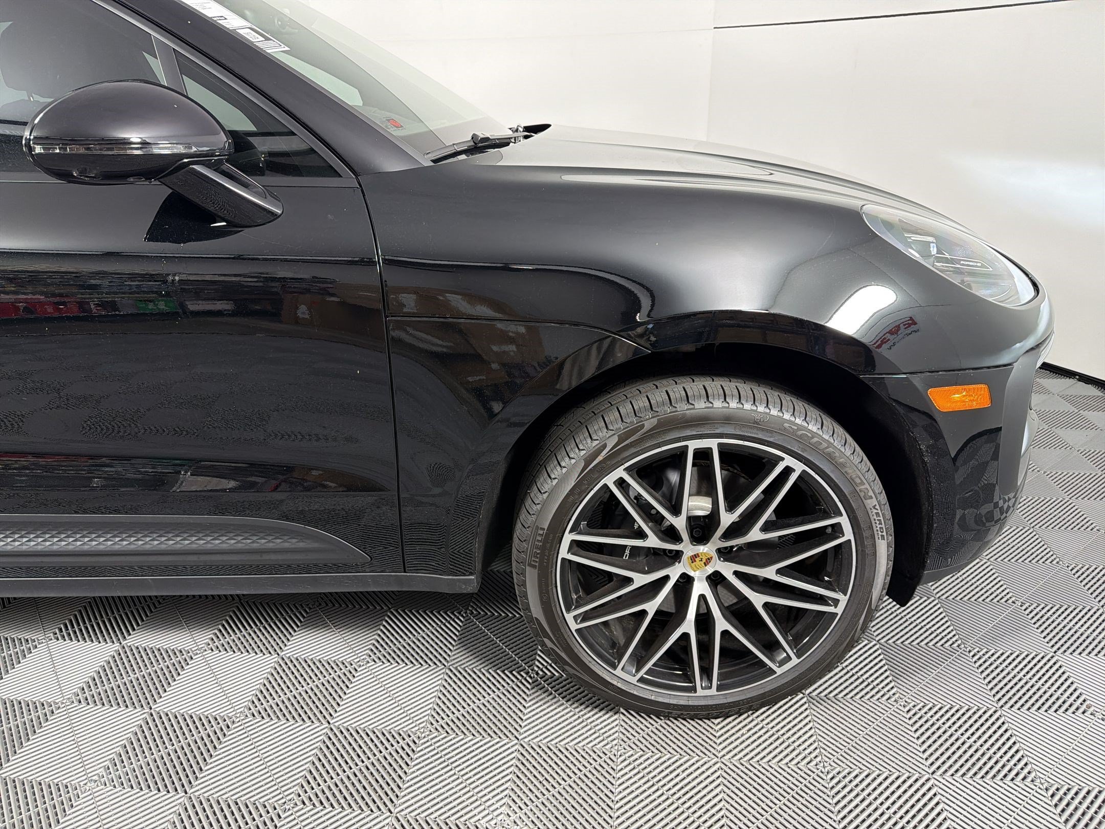 Used 2026 Porsche Macan AWD/4WD image 12