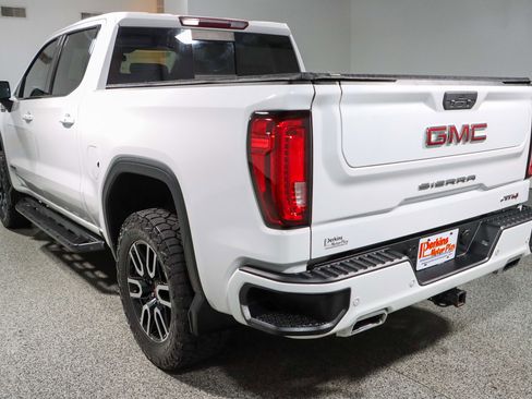 Used 2019 GMC Sierra 1500 AT4 w/ Off Road Performance Package AWD/4WD image 9