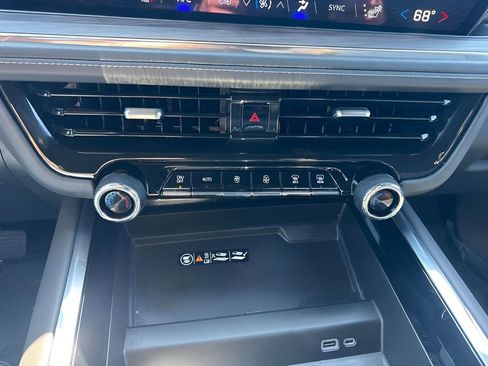 Used 2025 Chevrolet Tahoe LT AWD/4WD image 23