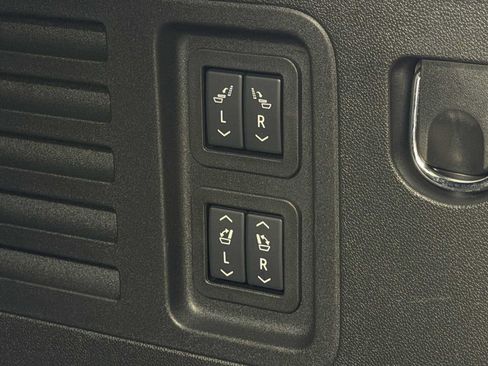 New 2026 Buick Enclave Sport Touring w/ Power Package image 18