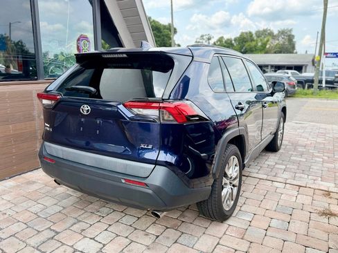 Used 2020 Toyota RAV4 XLE Premium FWD image 9