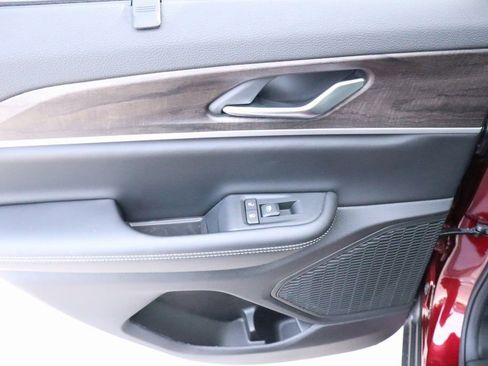 New 2025 Jeep Grand Cherokee Limited w/ Luxury Tech Group II image 17