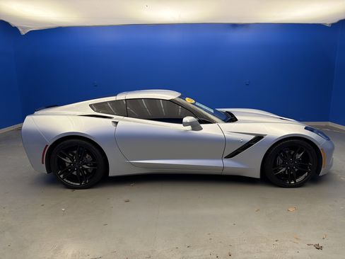 Used 2019 Chevrolet Corvette Stingray Coupe w/ 1LT image 8
