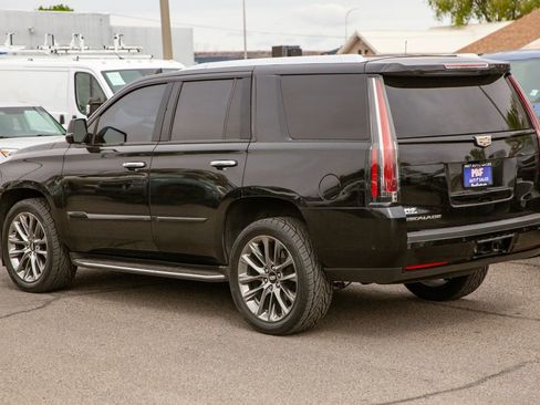Used 2020 Cadillac Escalade Luxury w/ Escalade Sport Edition AWD/4WD image 6