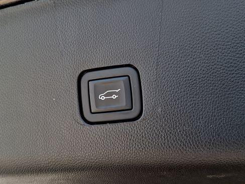Used 2023 Chevrolet Traverse RS w/ LPO, Floor Liner Package AWD/4WD image 29