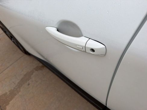 Used 2025 Nissan Rogue SV FWD image 10