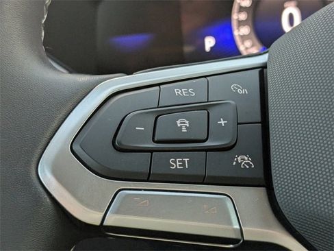 Certified 2024 Volkswagen Taos SE image 29