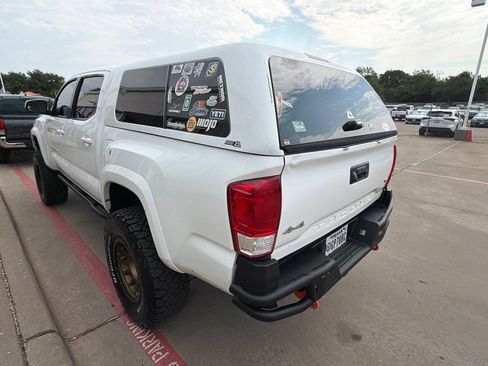 Used 2017 Toyota Tacoma SR5 w/ Tow Package AWD/4WD image 5