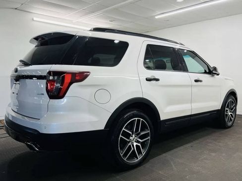 Used 2016 Ford Explorer Sport w/ Equipment Group 401A AWD/4WD image 2
