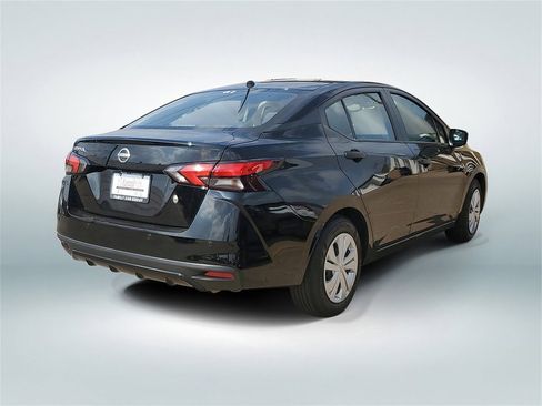 Used 2024 Nissan Versa S image 3