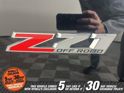 Certified 2022 Chevrolet Colorado Z71 w/ Z71 Midnight Edition image 13