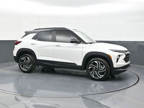 New 2026 Chevrolet TrailBlazer RS w/ Convenience Package AWD/4WD image 17