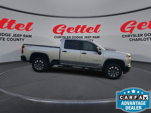 Used 2022 Chevrolet Silverado 2500 Custom w/ Custom Value Package image 11