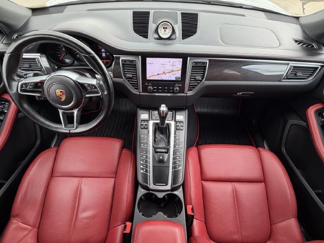 Used 2017 Porsche Macan GTS AWD/4WD image 12