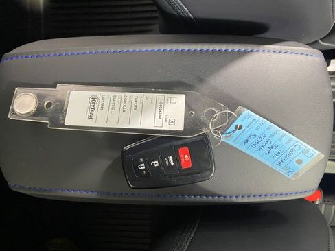 Used 2020 Toyota Corolla XSE image 32