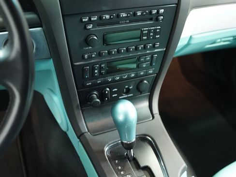 Used 2002 Ford Thunderbird image 37