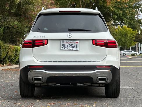 Certified 2025 Mercedes-Benz GLB 250 image 4
