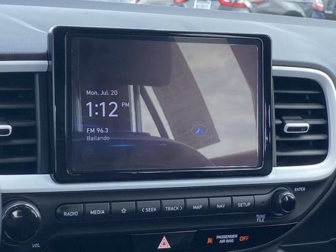 Used 2023 Hyundai Venue Limited FWD image 18