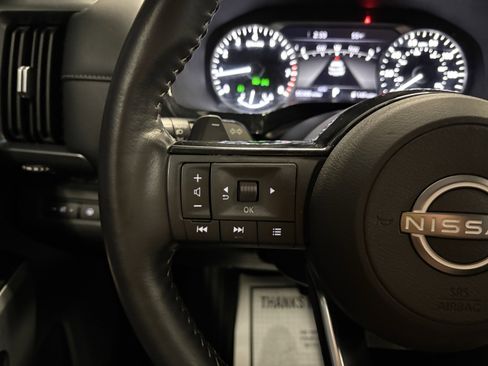 Used 2023 Nissan Pathfinder SL image 22