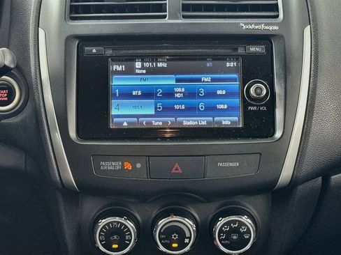Used 2014 Mitsubishi Outlander Sport SE AWD/4WD image 14