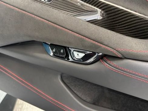 Used 2024 Chevrolet Corvette Stingray Premium Cpe w/ Z51 Performance Package RWD image 27