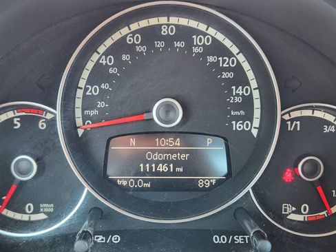 Used 2013 Volkswagen Beetle TDI FWD image 21
