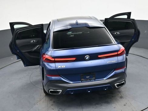Used 2022 BMW X6 xDrive40i w/ M Sport Package image 42