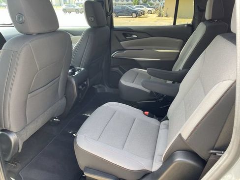 Used 2026 Chevrolet Traverse LT w/ Driver Confidence Package FWD image 13