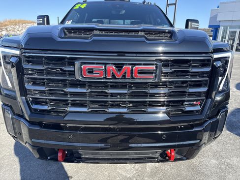 Used 2024 GMC Sierra 2500 AT4 w/ AT4 Premium Plus Package image 8