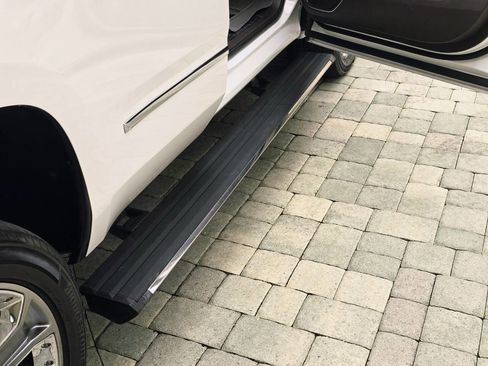 Used 2015 GMC Yukon Denali w/ Premium Package image 5