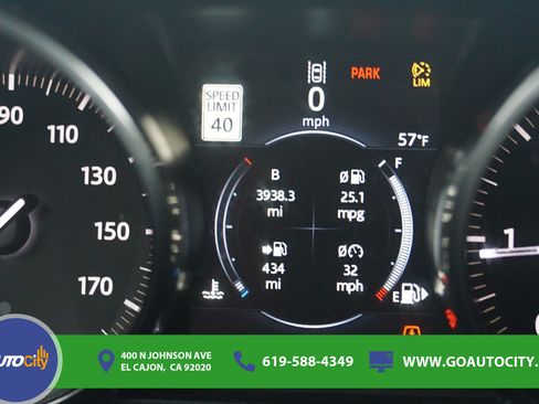 Used 2017 Land Rover Range Rover Sport HSE AWD/4WD image 3
