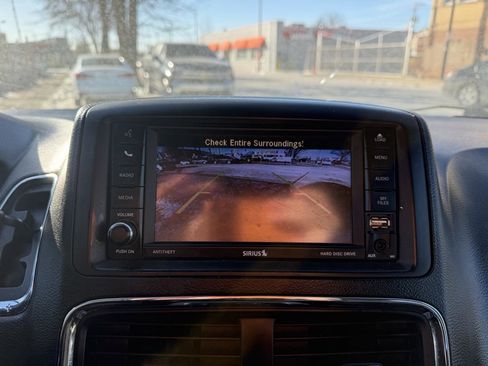 Used 2019 Dodge Grand Caravan SXT image 31