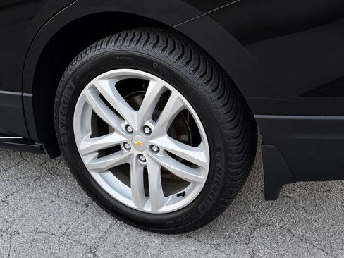 Used 2018 Chevrolet Equinox Premier FWD image 11