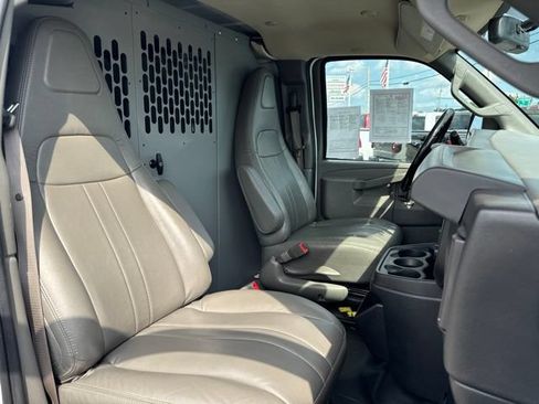 Used 2023 GMC Savana 2500 Extended w/ Driver Convenience Package RWD image 31