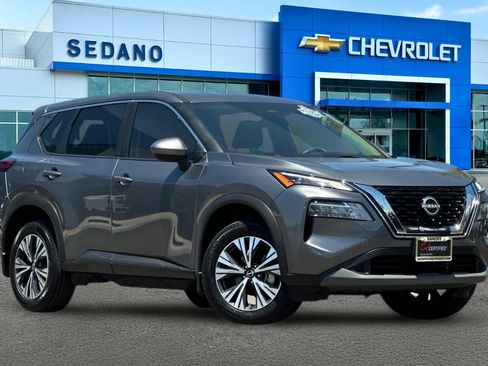 Used 2023 Nissan Rogue SV FWD image 2
