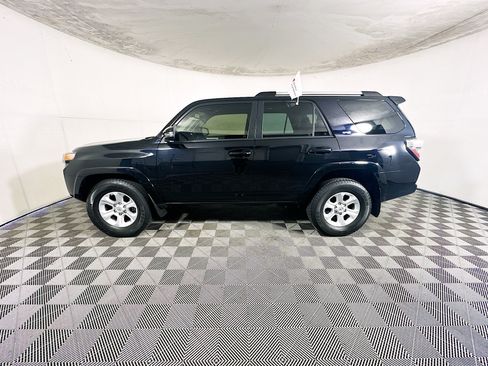 Used 2023 Toyota 4Runner SR5 Premium w/ Moonroof Package RWD image 6