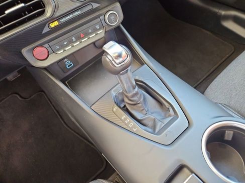 Used 2024 Ford Mustang Convertible image 25