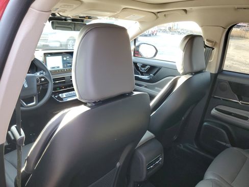 New 2026 Lincoln Corsair Premiere image 26